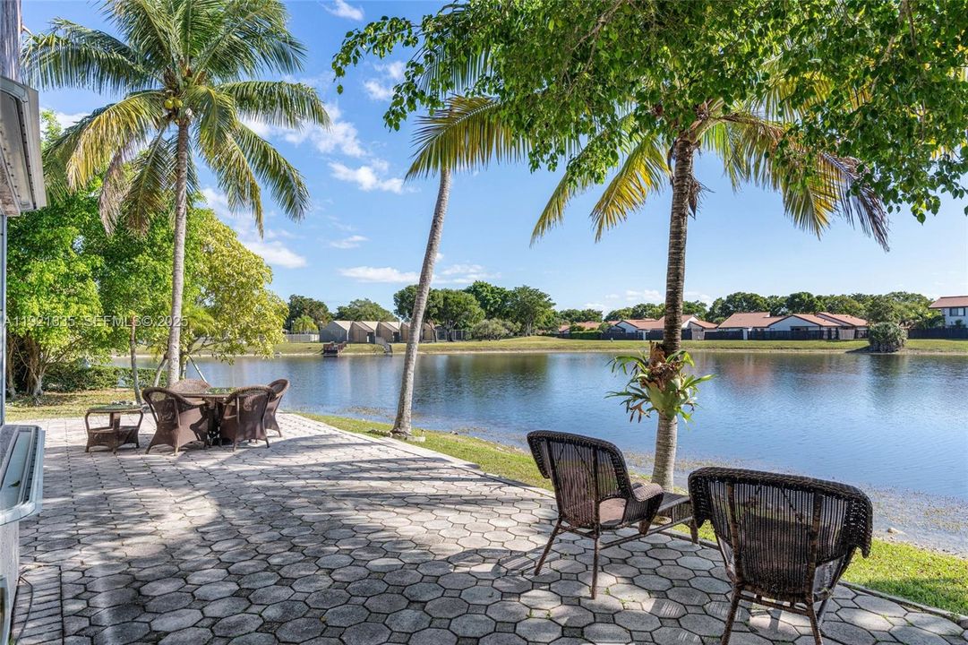 For Sale: $675,000 (3 beds, 2 baths, 1829 Square Feet)
