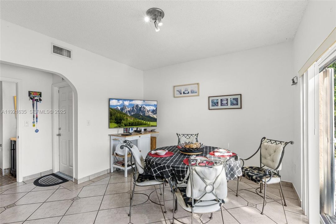 For Sale: $675,000 (3 beds, 2 baths, 1829 Square Feet)