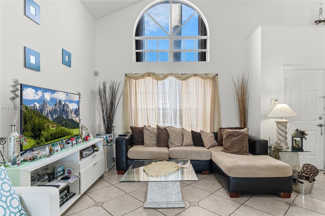 For Sale: $675,000 (3 beds, 2 baths, 1829 Square Feet)