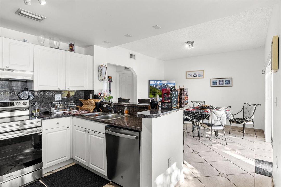 For Sale: $675,000 (3 beds, 2 baths, 1829 Square Feet)