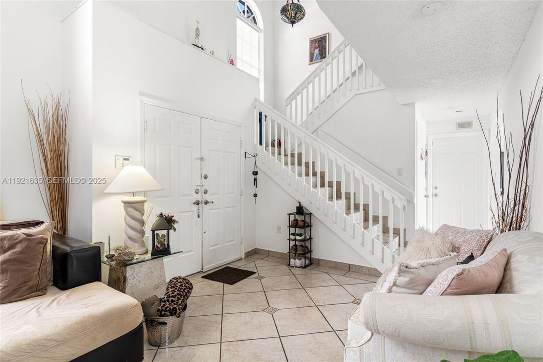 For Sale: $675,000 (3 beds, 2 baths, 1829 Square Feet)