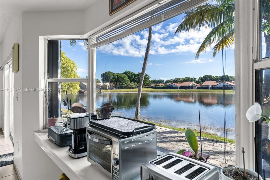 For Sale: $675,000 (3 beds, 2 baths, 1829 Square Feet)