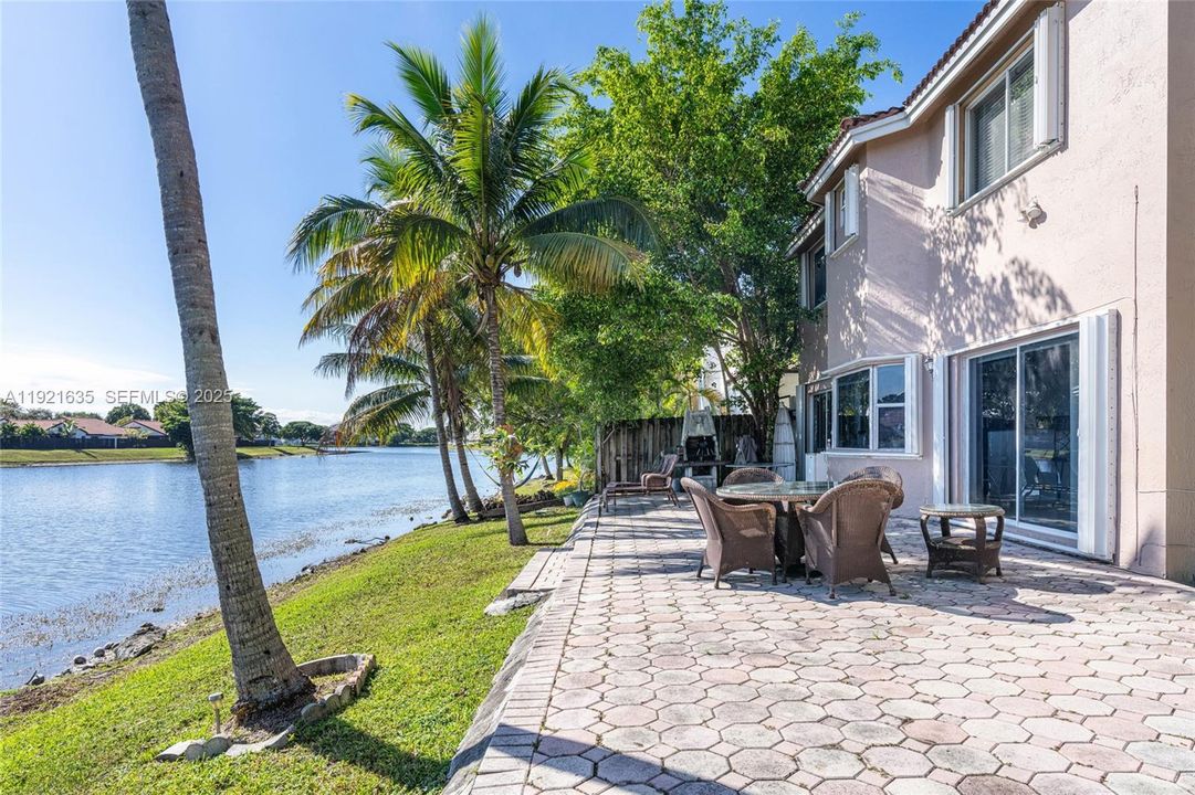 For Sale: $675,000 (3 beds, 2 baths, 1829 Square Feet)