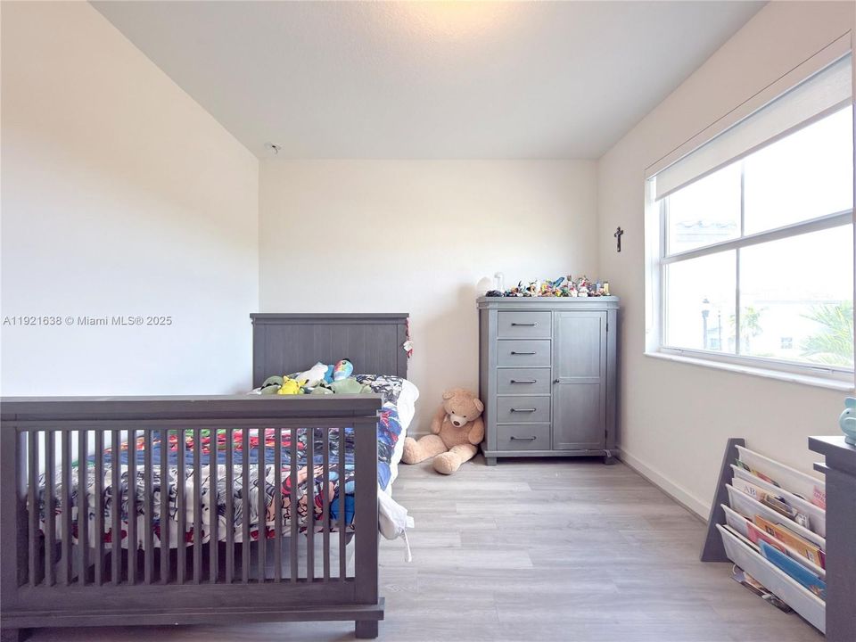 出租: $3,700 (4 贝兹, 3 浴室, 2451 平方英尺)