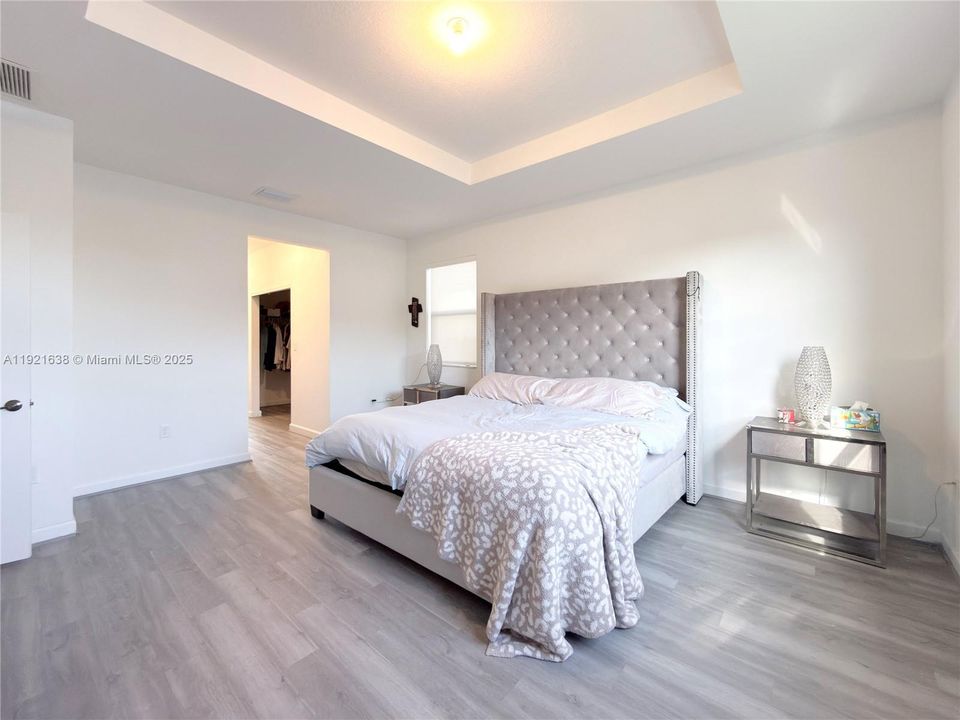 出租: $3,700 (4 贝兹, 3 浴室, 2451 平方英尺)