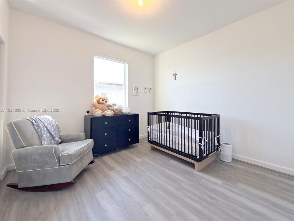 出租: $3,700 (4 贝兹, 3 浴室, 2451 平方英尺)