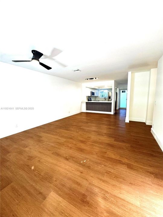 В аренду: $2,500 (2 спален, 2 ванн, 3937 Квадратных фут)