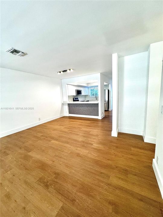 В аренду: $2,500 (2 спален, 2 ванн, 3937 Квадратных фут)