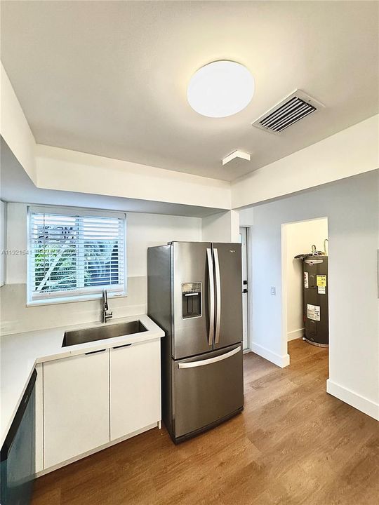 В аренду: $2,500 (2 спален, 2 ванн, 3937 Квадратных фут)