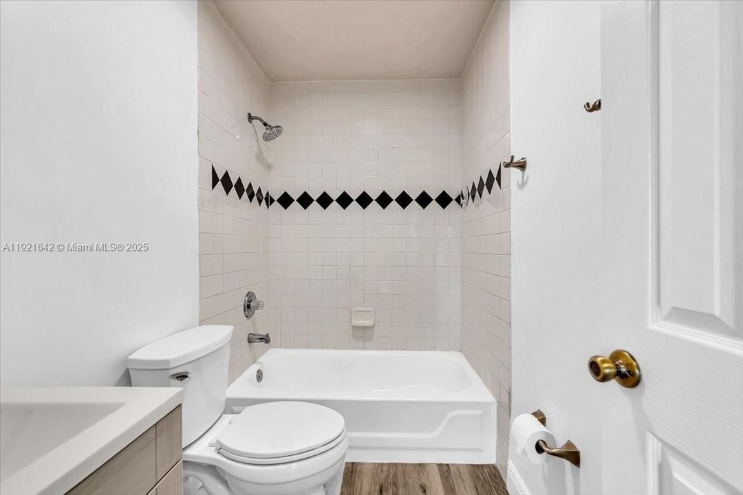 For Sale: $680,000 (4 beds, 2 baths, 1837 Square Feet)