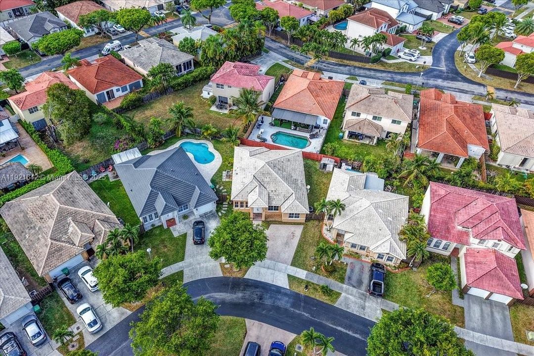 For Sale: $680,000 (4 beds, 2 baths, 1837 Square Feet)