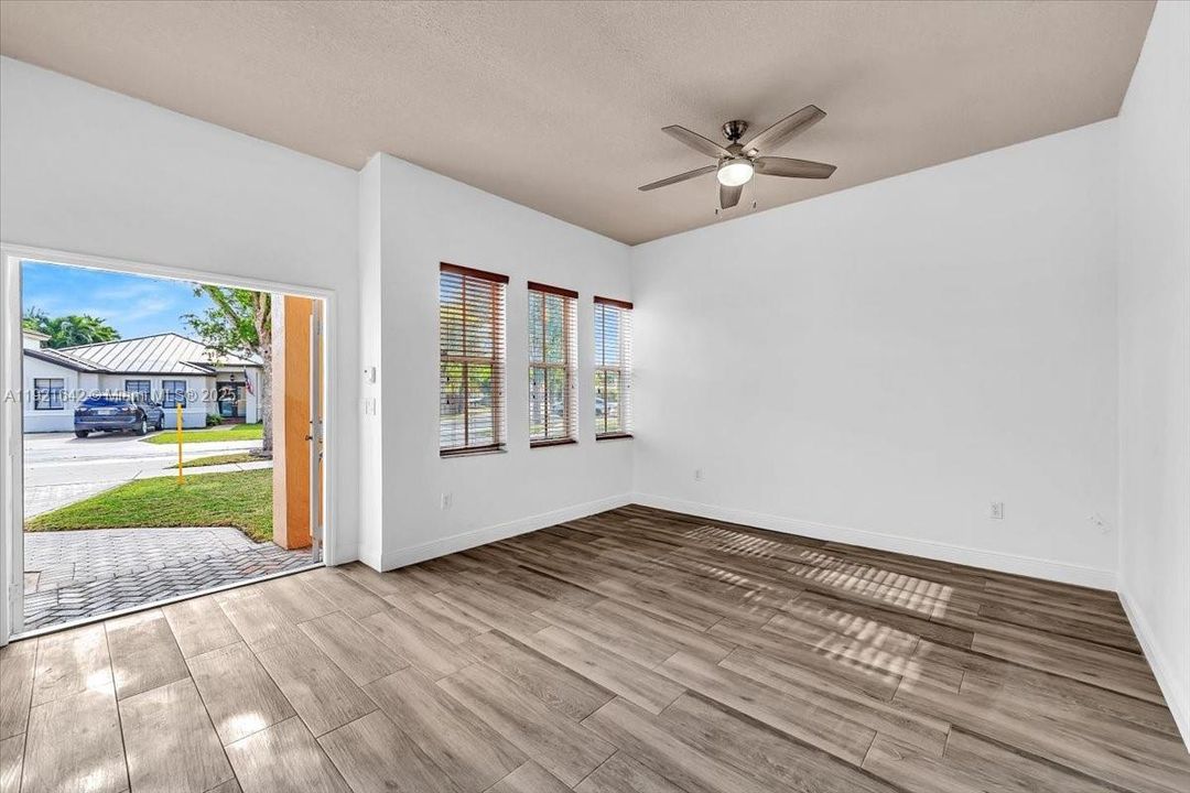 For Sale: $680,000 (4 beds, 2 baths, 1837 Square Feet)