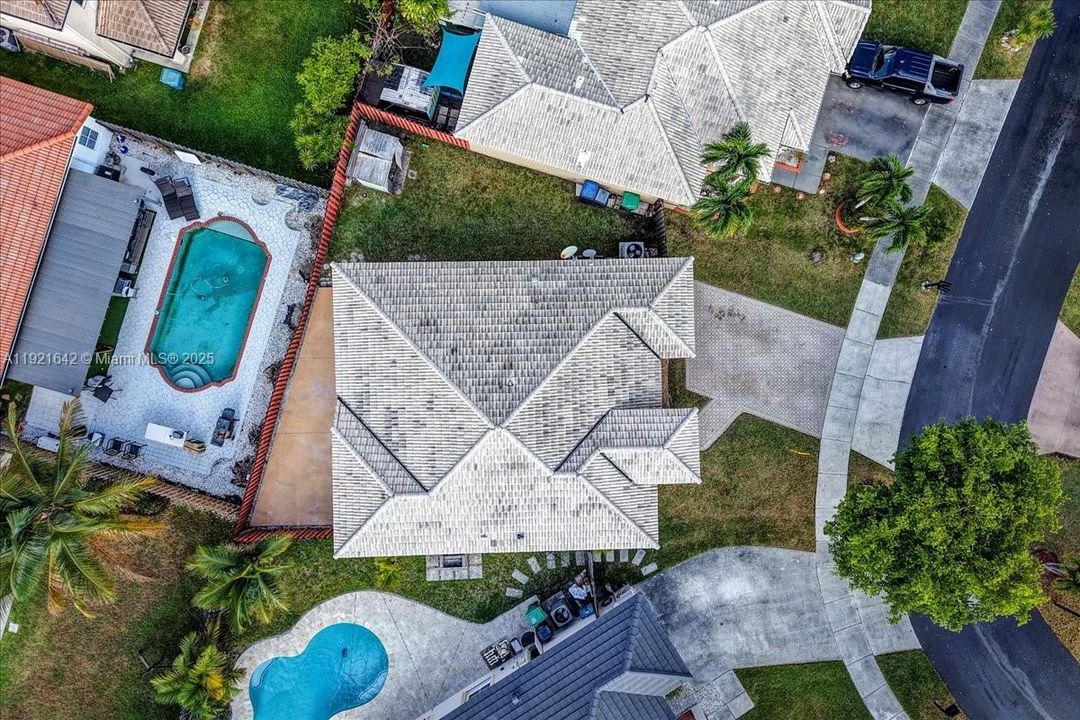 For Sale: $680,000 (4 beds, 2 baths, 1837 Square Feet)