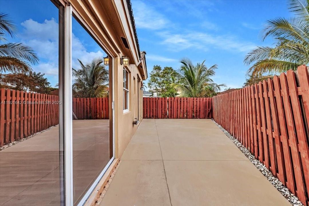 For Sale: $680,000 (4 beds, 2 baths, 1837 Square Feet)