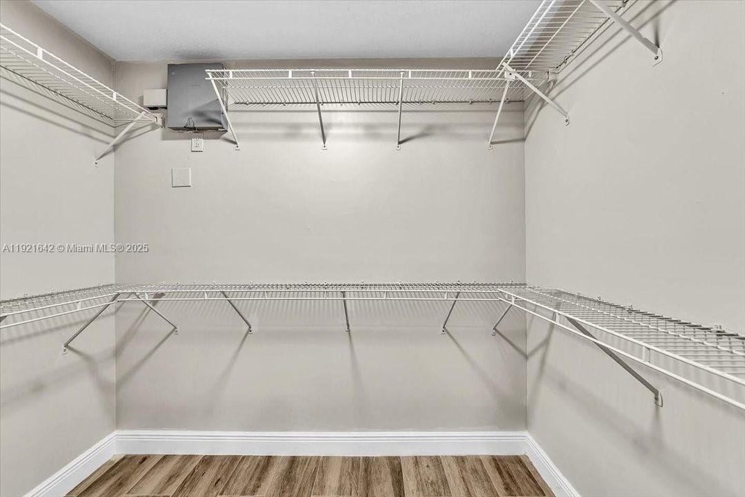 For Sale: $680,000 (4 beds, 2 baths, 1837 Square Feet)