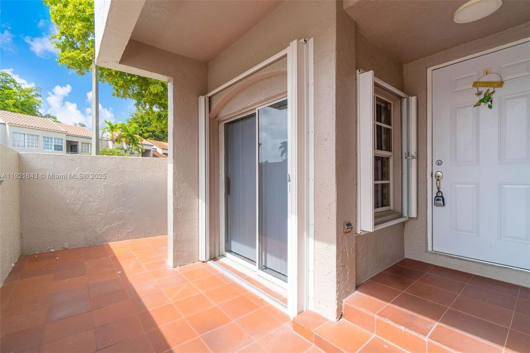 En Venta: $499,000 (3 camas, 2 baños, 1523 Pies cuadrados)