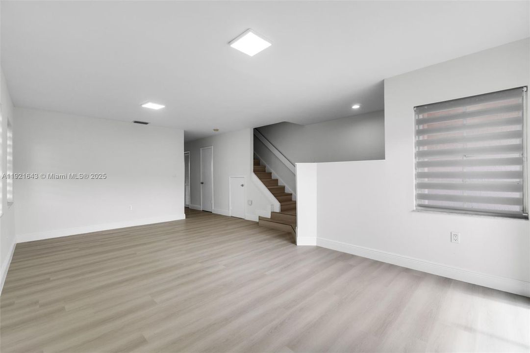 En Venta: $499,000 (3 camas, 2 baños, 1523 Pies cuadrados)