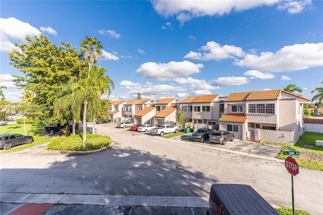 En Venta: $499,000 (3 camas, 2 baños, 1523 Pies cuadrados)