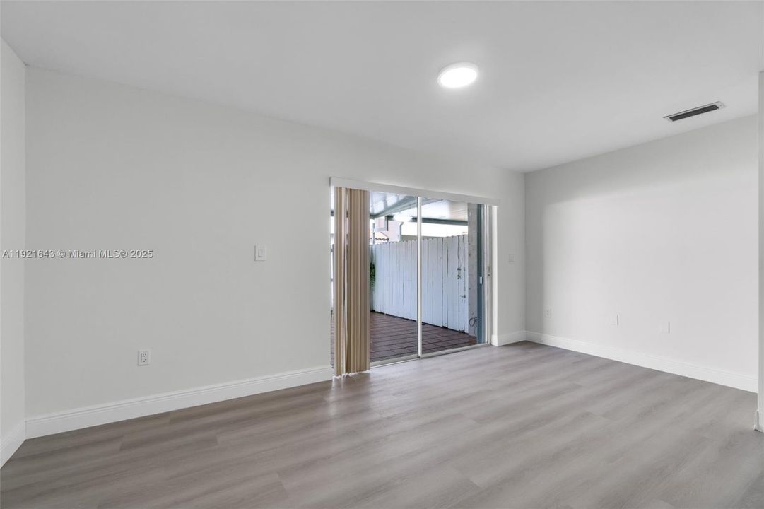 En Venta: $499,000 (3 camas, 2 baños, 1523 Pies cuadrados)