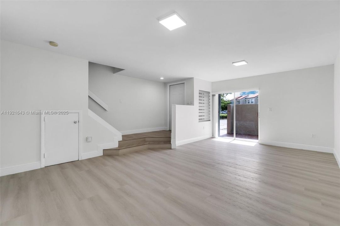 En Venta: $499,000 (3 camas, 2 baños, 1523 Pies cuadrados)