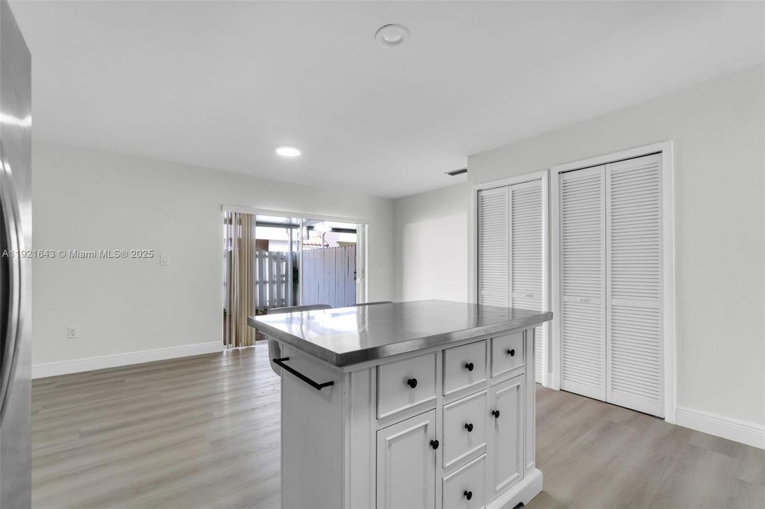 En Venta: $499,000 (3 camas, 2 baños, 1523 Pies cuadrados)