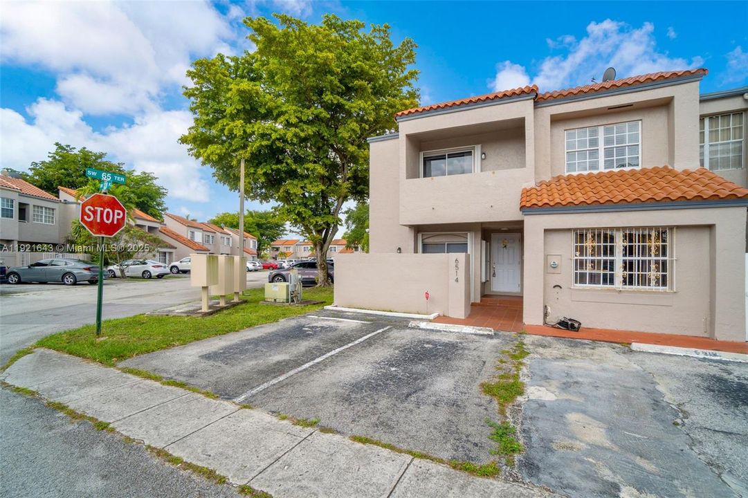 En Venta: $499,000 (3 camas, 2 baños, 1523 Pies cuadrados)