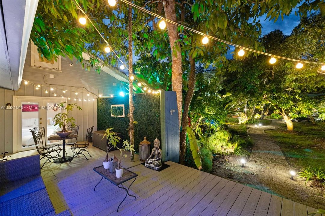 For Sale: $2,975,000 (5 beds, 4 baths, 3549 Square Feet)