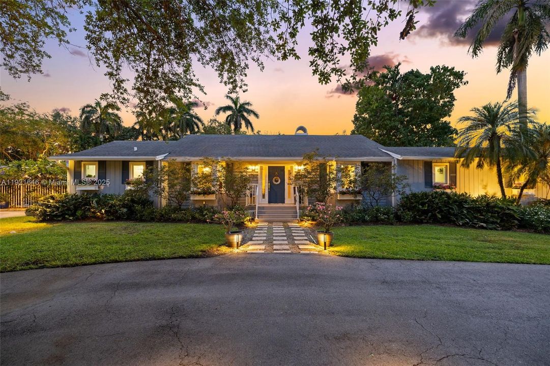 For Sale: $2,975,000 (5 beds, 4 baths, 3549 Square Feet)