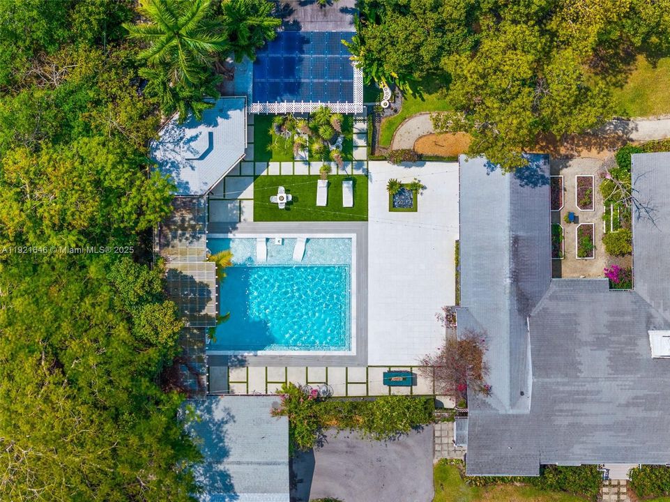 For Sale: $2,975,000 (5 beds, 4 baths, 3549 Square Feet)