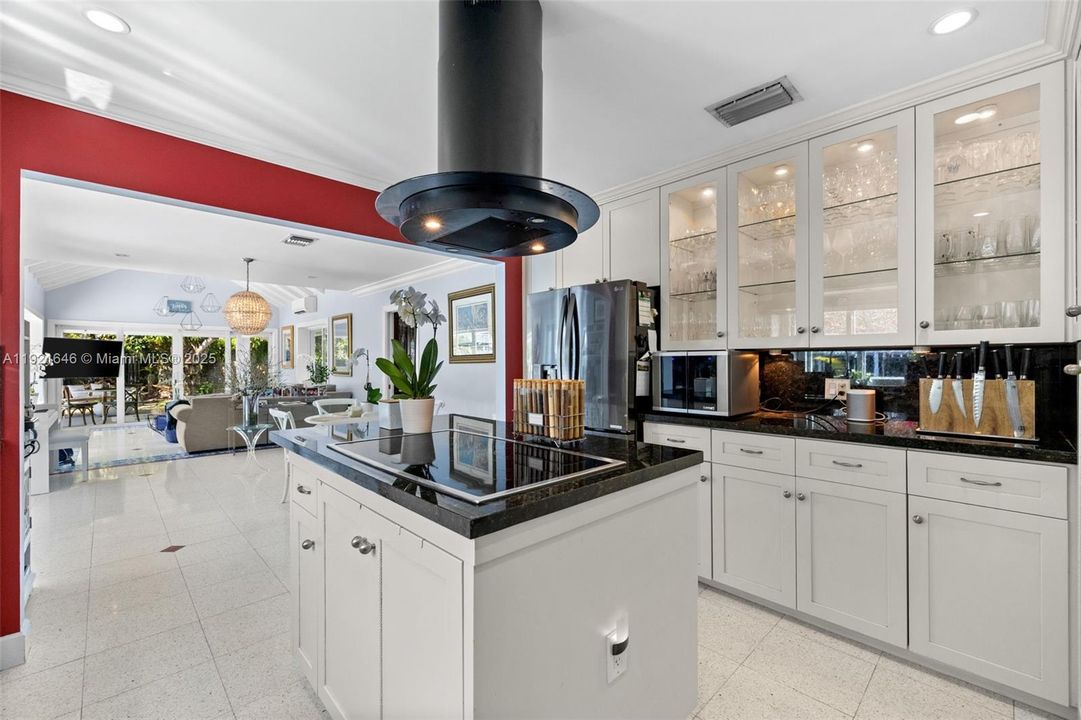 For Sale: $2,975,000 (5 beds, 4 baths, 3549 Square Feet)