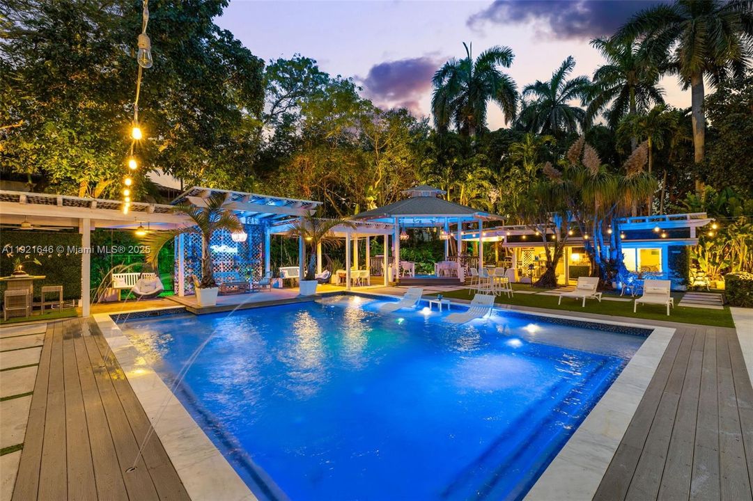 For Sale: $2,975,000 (5 beds, 4 baths, 3549 Square Feet)