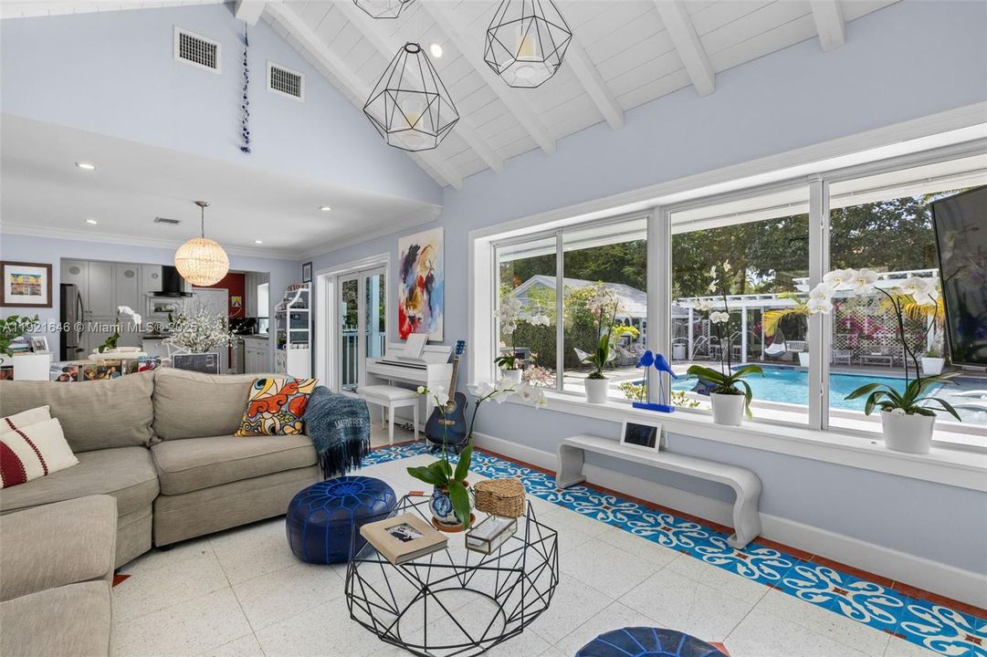 For Sale: $2,975,000 (5 beds, 4 baths, 3549 Square Feet)