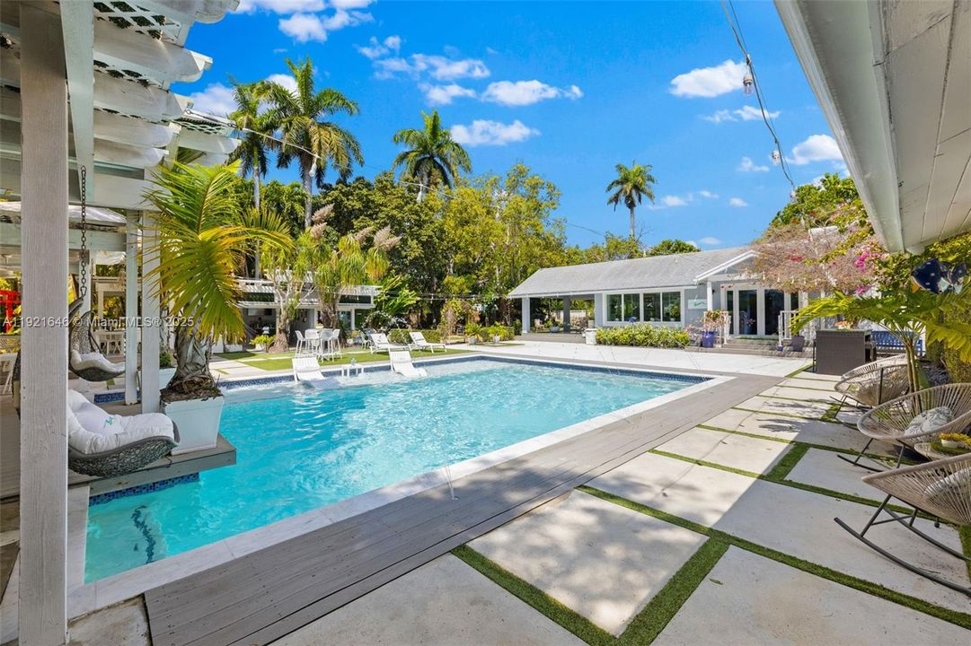 For Sale: $2,975,000 (5 beds, 4 baths, 3549 Square Feet)