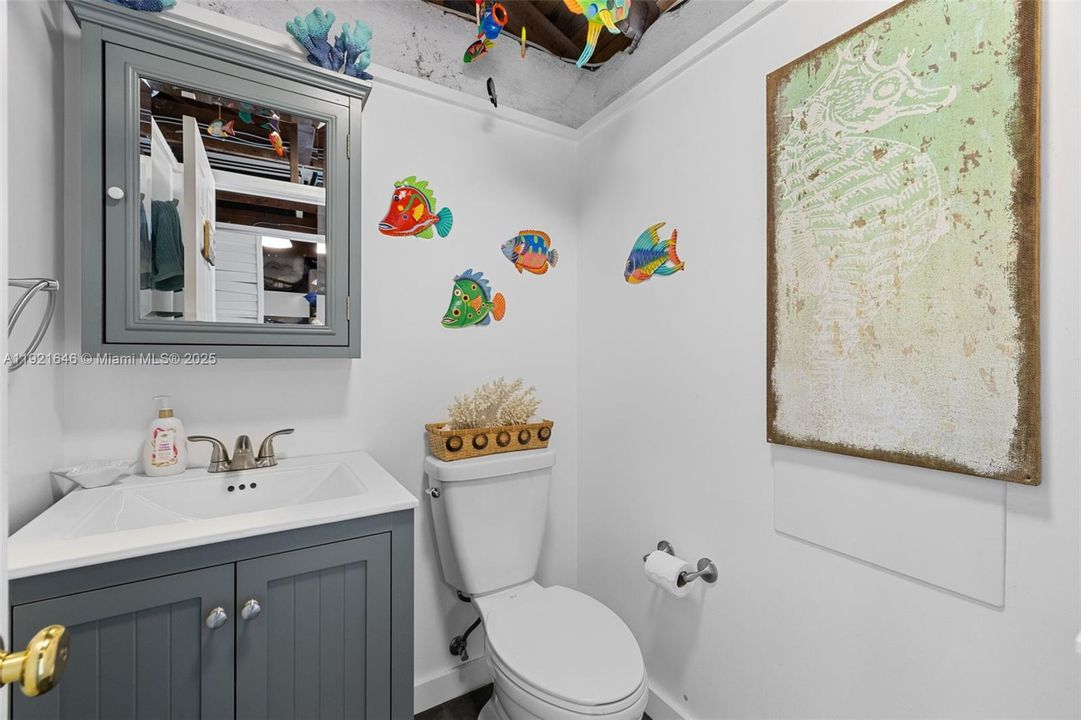 For Sale: $2,975,000 (5 beds, 4 baths, 3549 Square Feet)