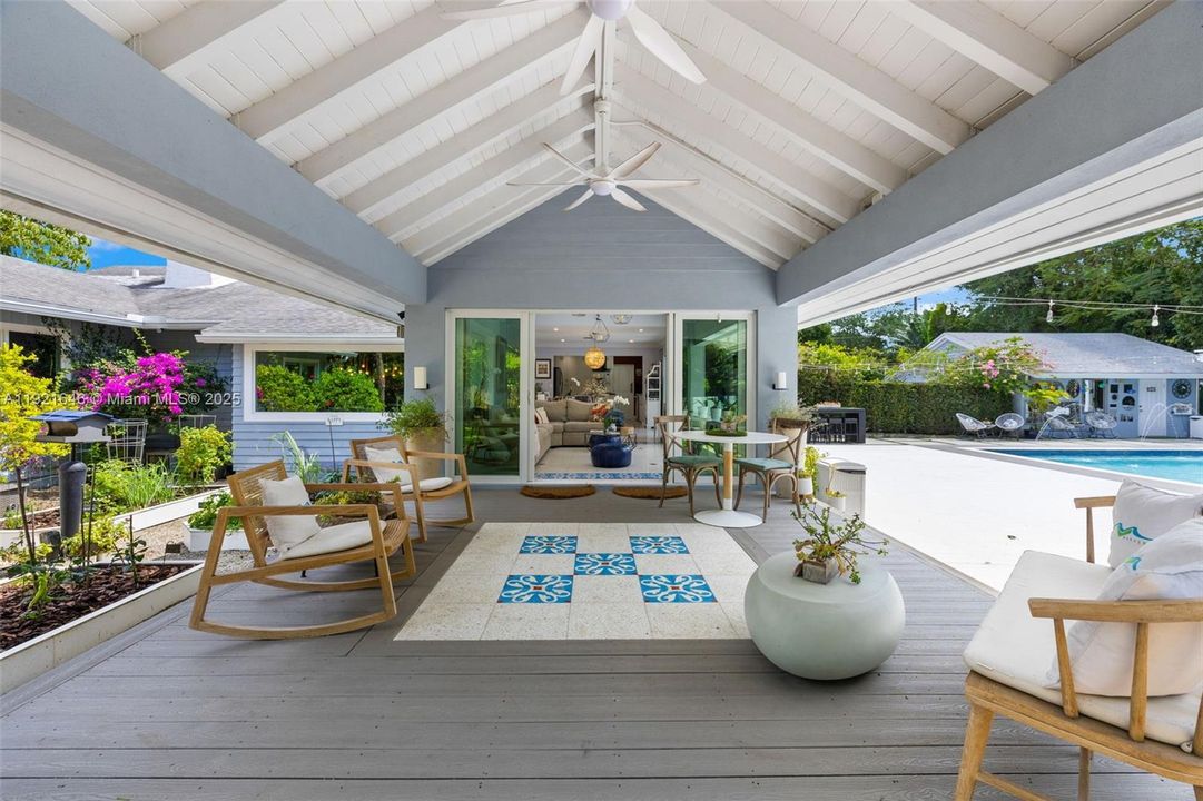 For Sale: $2,975,000 (5 beds, 4 baths, 3549 Square Feet)