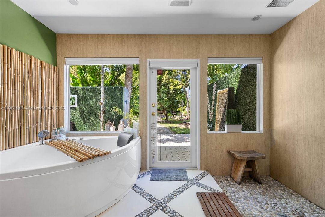 For Sale: $2,975,000 (5 beds, 4 baths, 3549 Square Feet)