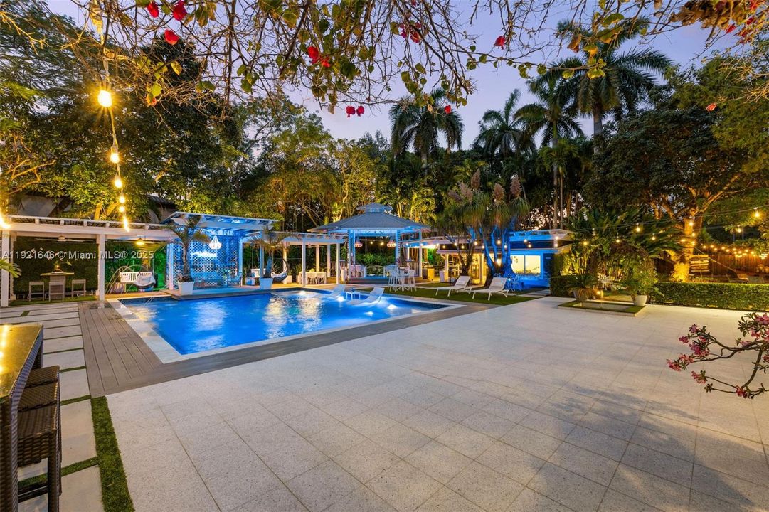 For Sale: $2,975,000 (5 beds, 4 baths, 3549 Square Feet)