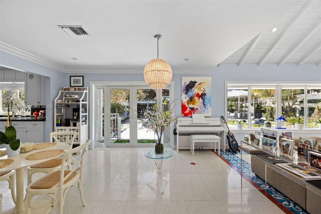 For Sale: $2,975,000 (5 beds, 4 baths, 3549 Square Feet)