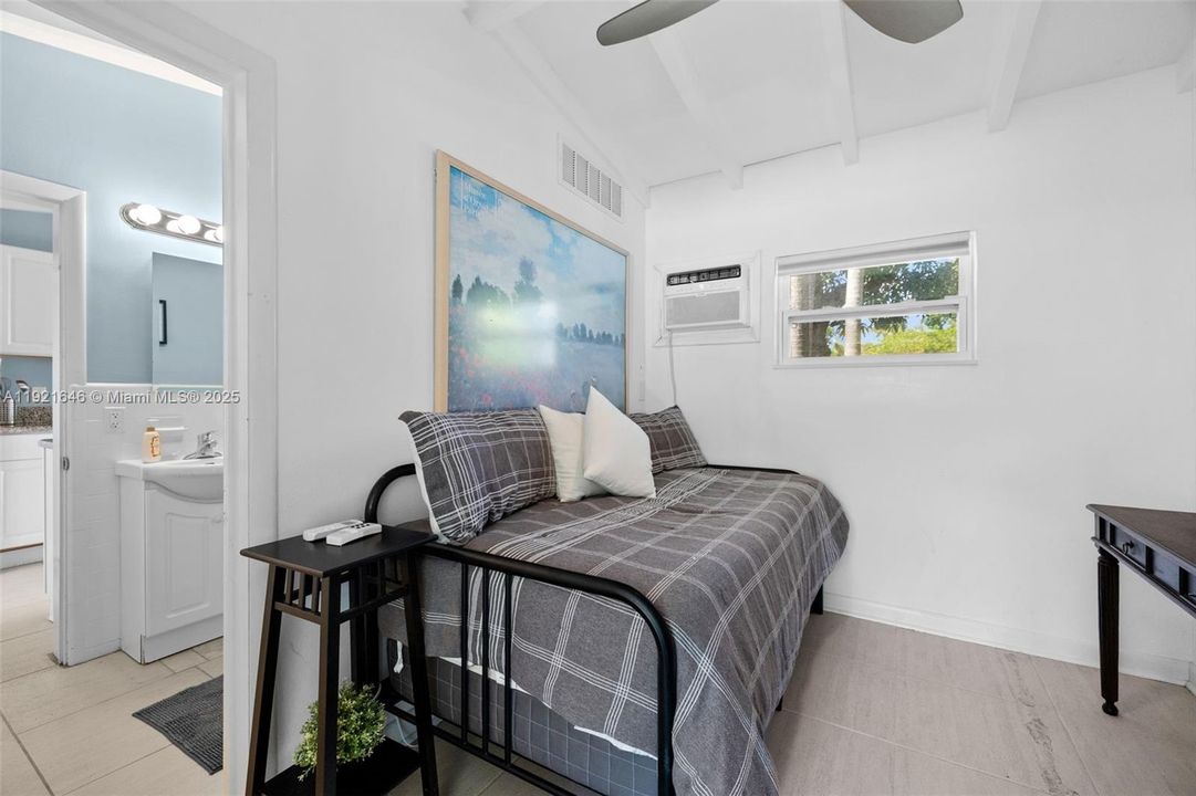 For Sale: $2,975,000 (5 beds, 4 baths, 3549 Square Feet)