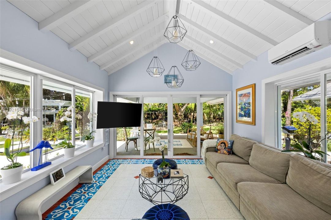 For Sale: $2,975,000 (5 beds, 4 baths, 3549 Square Feet)