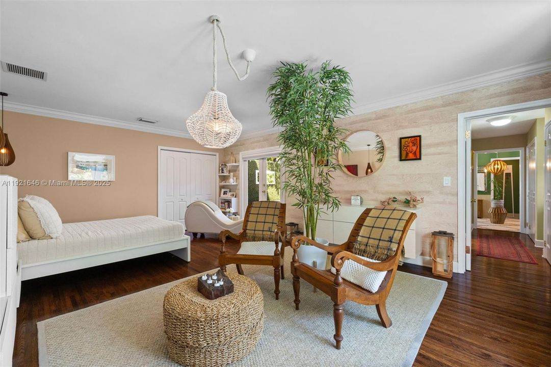 For Sale: $2,975,000 (5 beds, 4 baths, 3549 Square Feet)