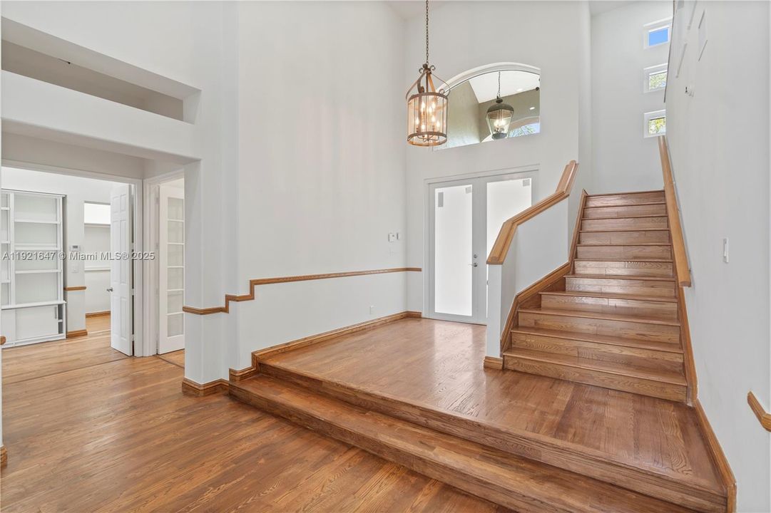 For Sale: $1,435,000 (6 beds, 5 baths, 4766 Square Feet)