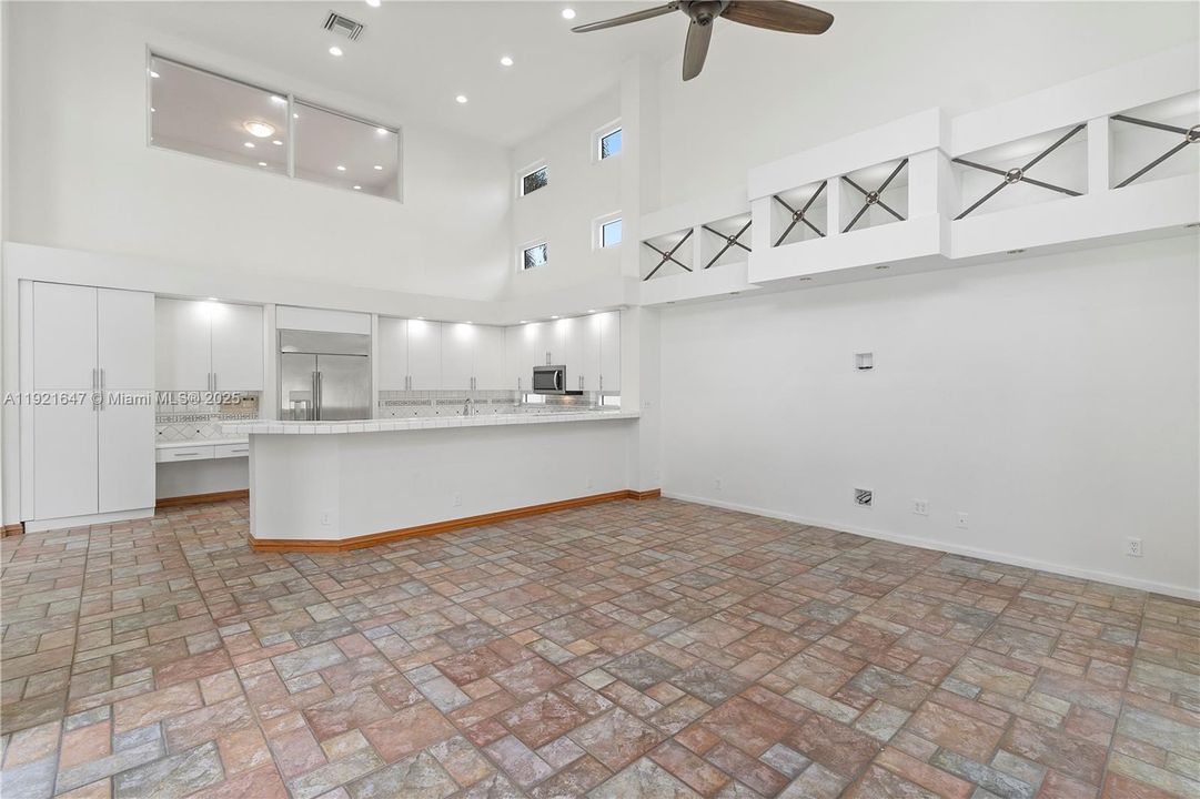 For Sale: $1,435,000 (6 beds, 5 baths, 4766 Square Feet)