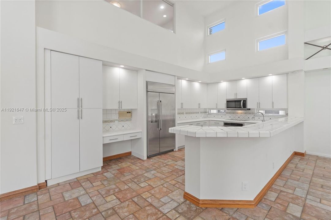 For Sale: $1,435,000 (6 beds, 5 baths, 4766 Square Feet)