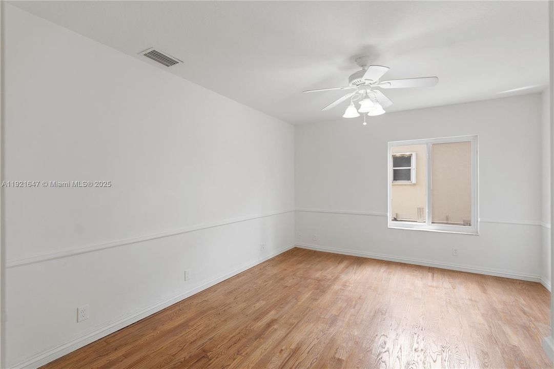 For Sale: $1,435,000 (6 beds, 5 baths, 4766 Square Feet)