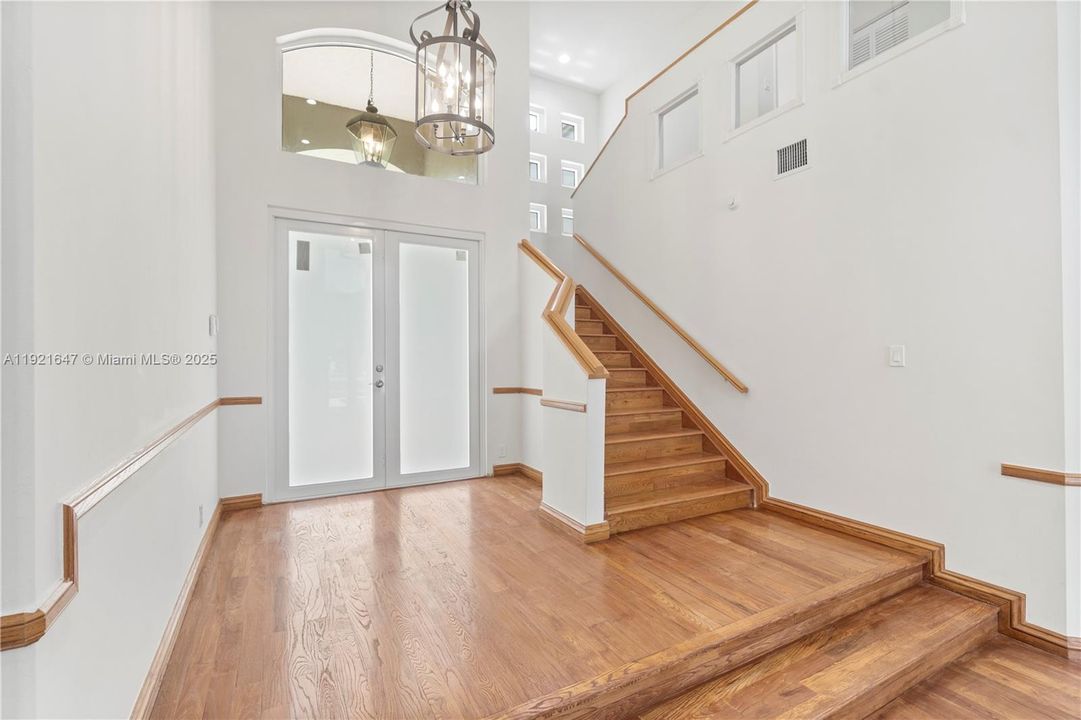 For Sale: $1,435,000 (6 beds, 5 baths, 4766 Square Feet)