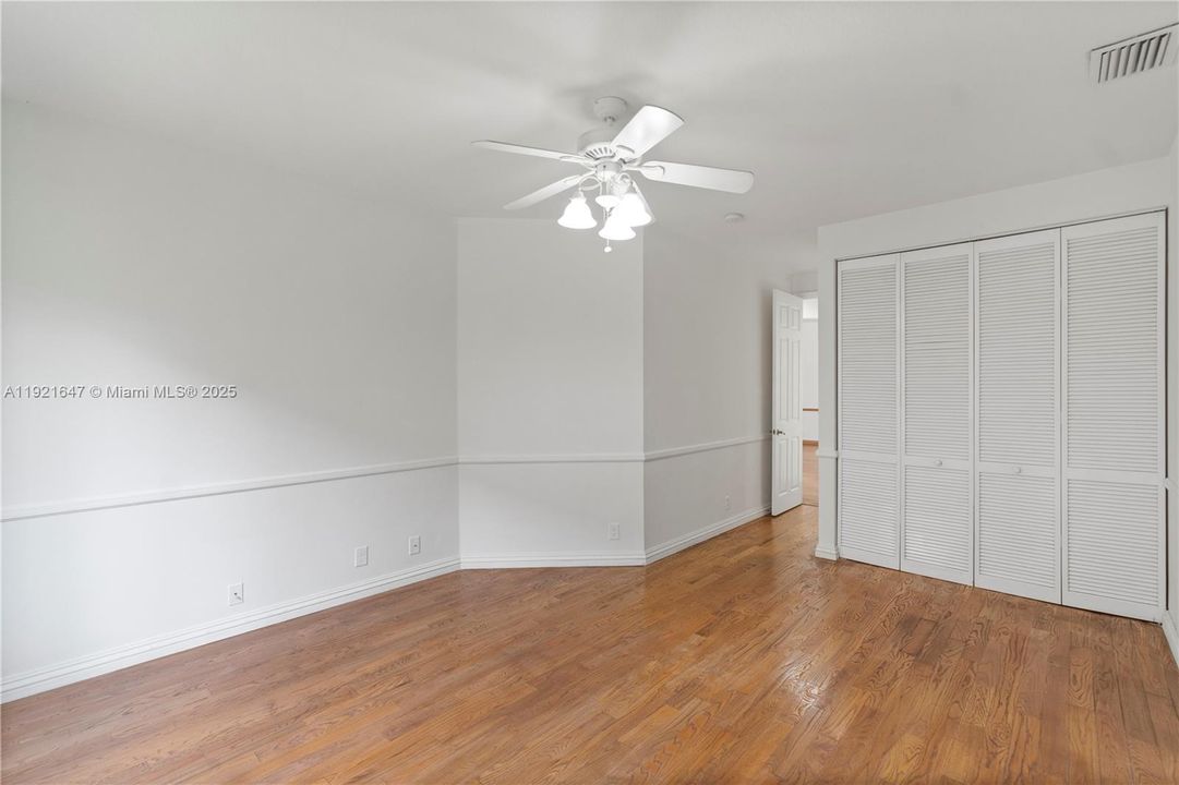 For Sale: $1,435,000 (6 beds, 5 baths, 4766 Square Feet)