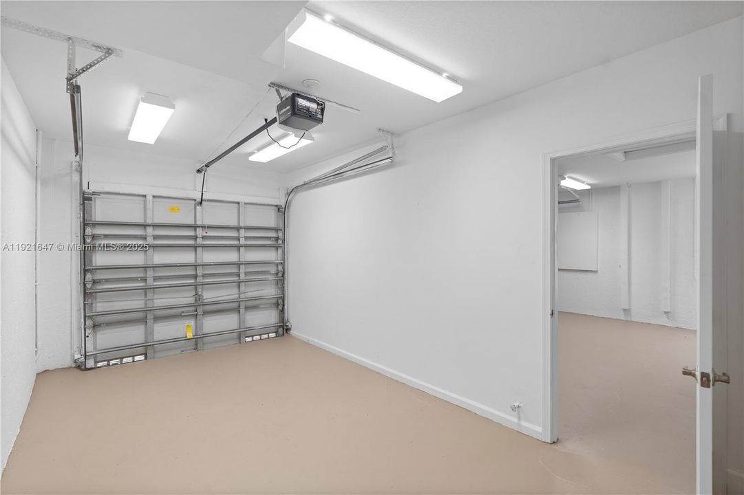 For Sale: $1,435,000 (6 beds, 5 baths, 4766 Square Feet)