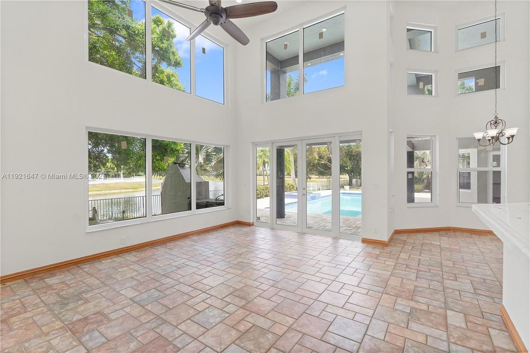 For Sale: $1,435,000 (6 beds, 5 baths, 4766 Square Feet)