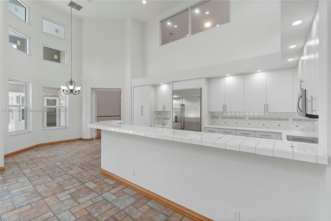 For Sale: $1,435,000 (6 beds, 5 baths, 4766 Square Feet)